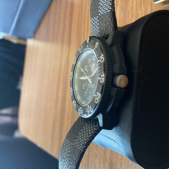 Luminox Series 3000 Black - Picture 3 of 4